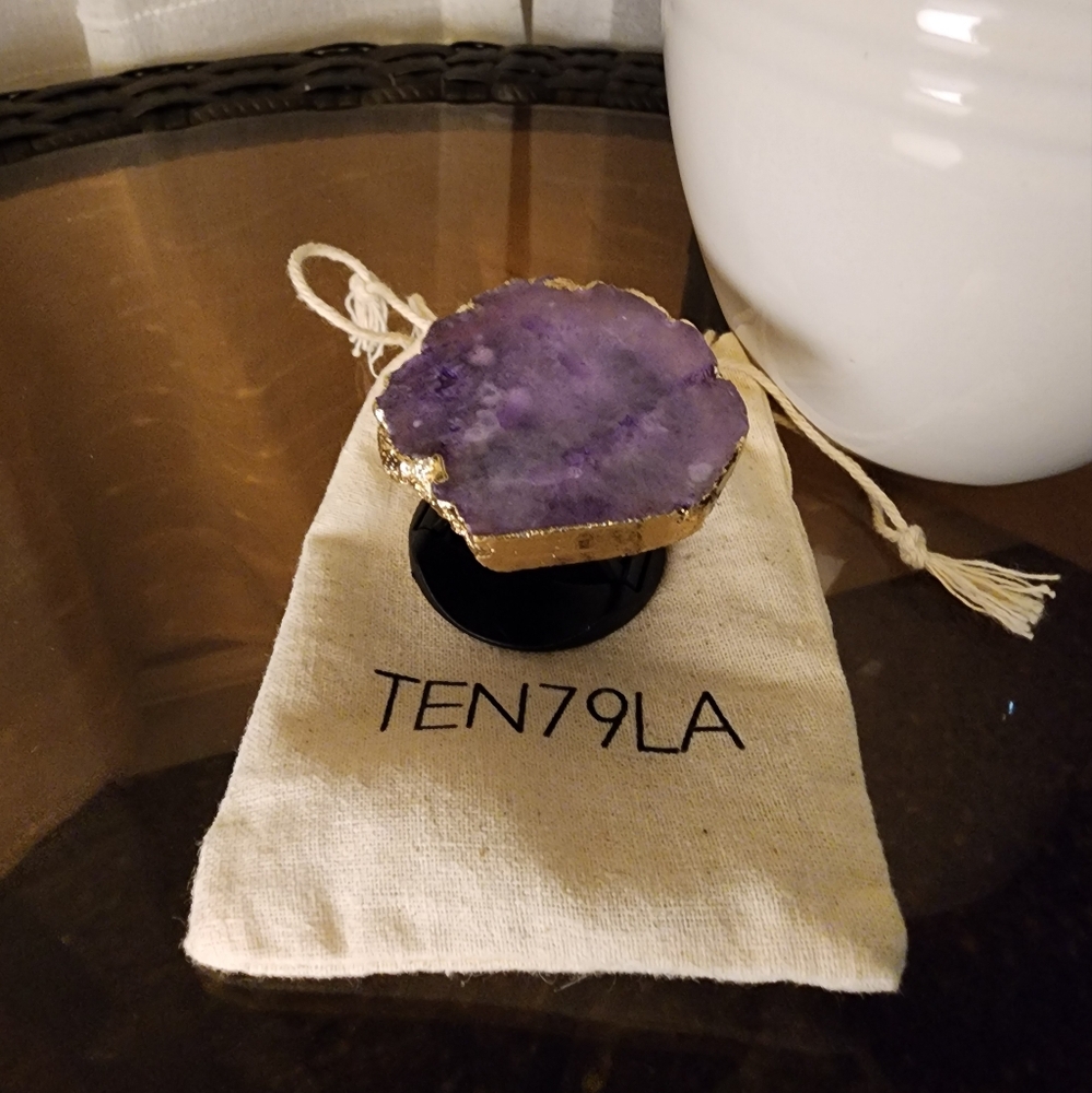 TEN79LA Phone Stand